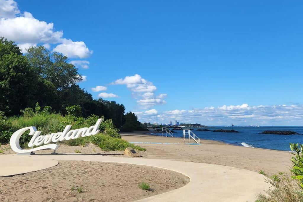 Cozy House Near Lake Erie, 10 Minutes To Downtown. Cleveland Bagian luar foto