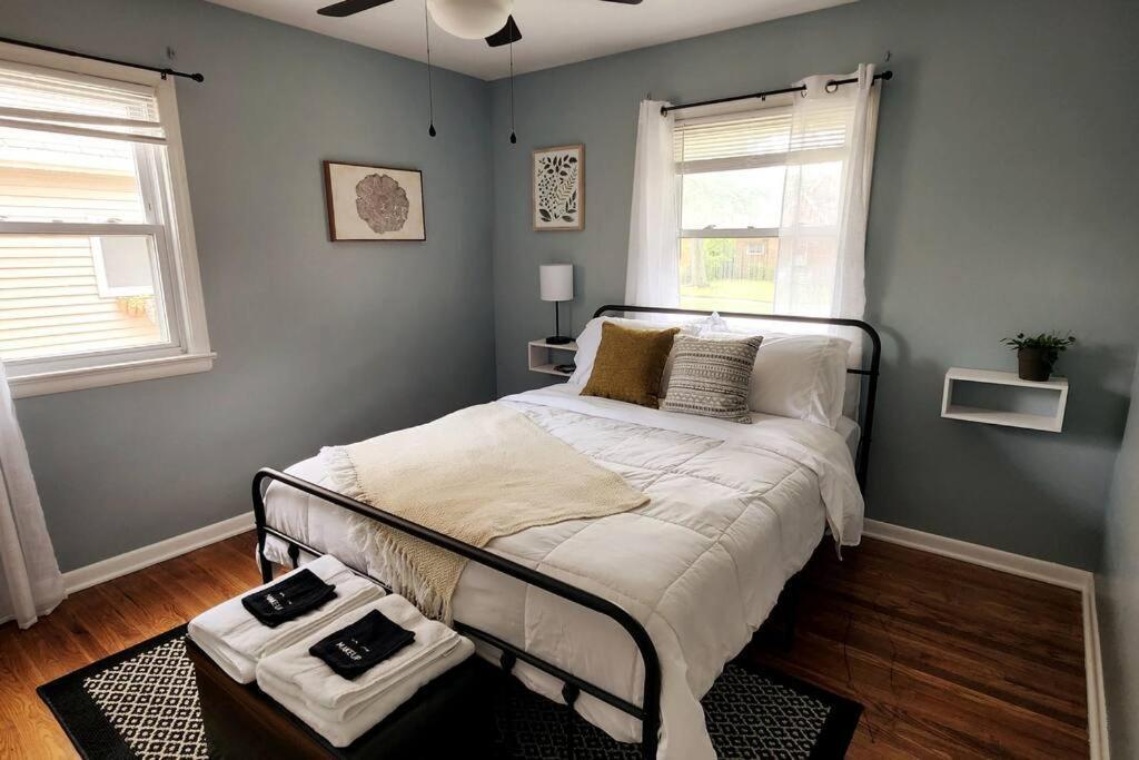Cozy House Near Lake Erie, 10 Minutes To Downtown. Cleveland Bagian luar foto